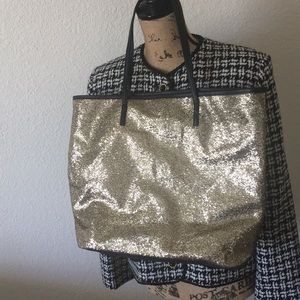 Macy’s bag. New. Nice for beach, shopping.